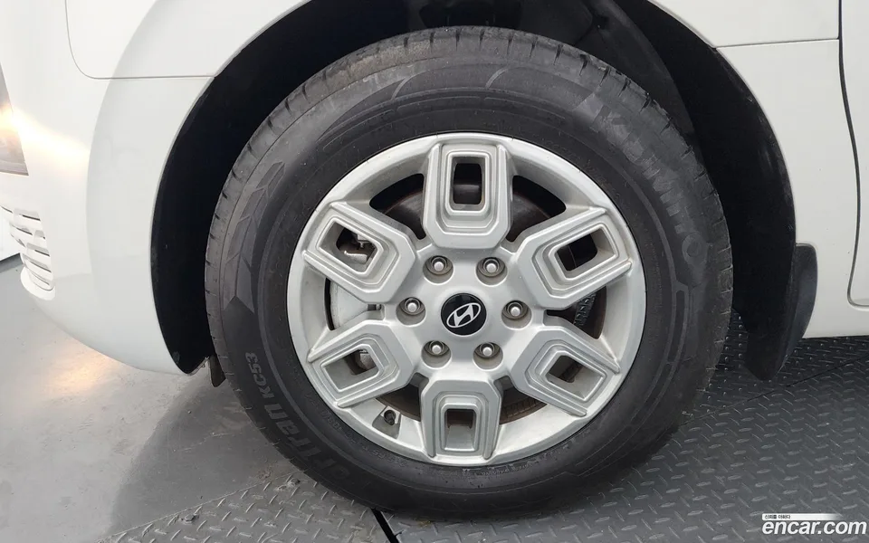 Hyundai Staria L3.5 11 2024 — миниатюра 5