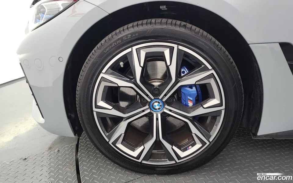 BMW i4 eDrive40 M 2023 — миниатюра 5