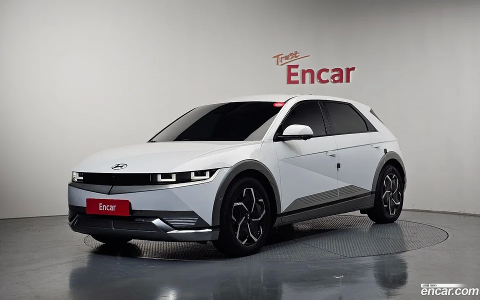 Hyundai Ioniq 5 2023 — фото 1, купить с доставкой в Москву
