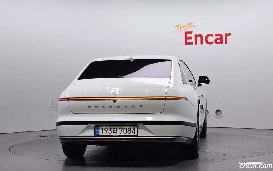 Hyundai Grandeur Hybrid 2023 — миниатюра 4