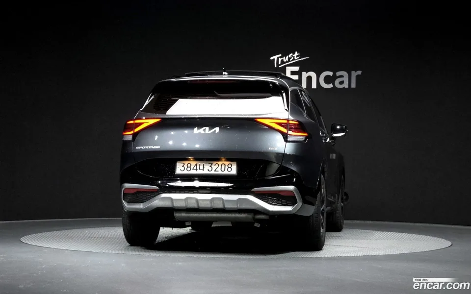 Kia Sportage Hybrid 2WD 2023 — миниатюра 4