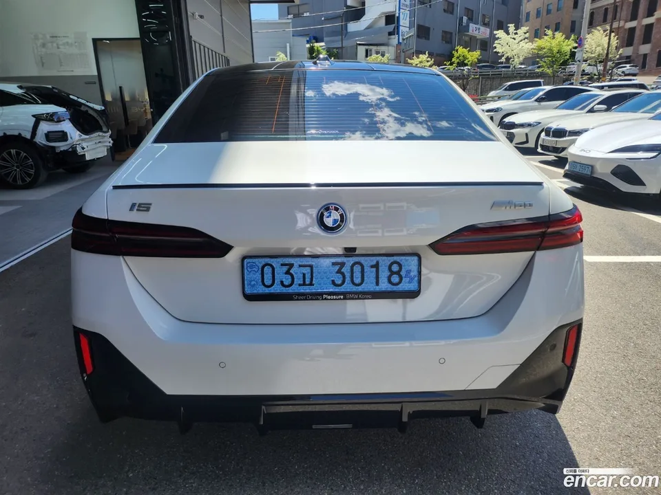 BMW i5 M60 xDrive 2025 — thumbnail 4