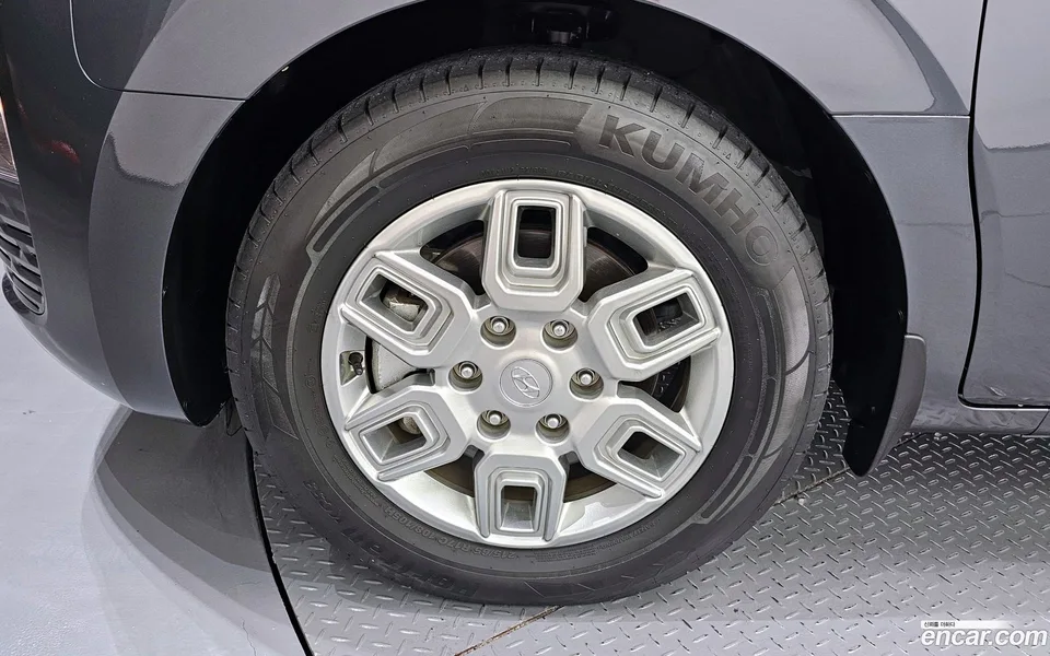 Hyundai Staria 11 2023 — миниатюра 2
