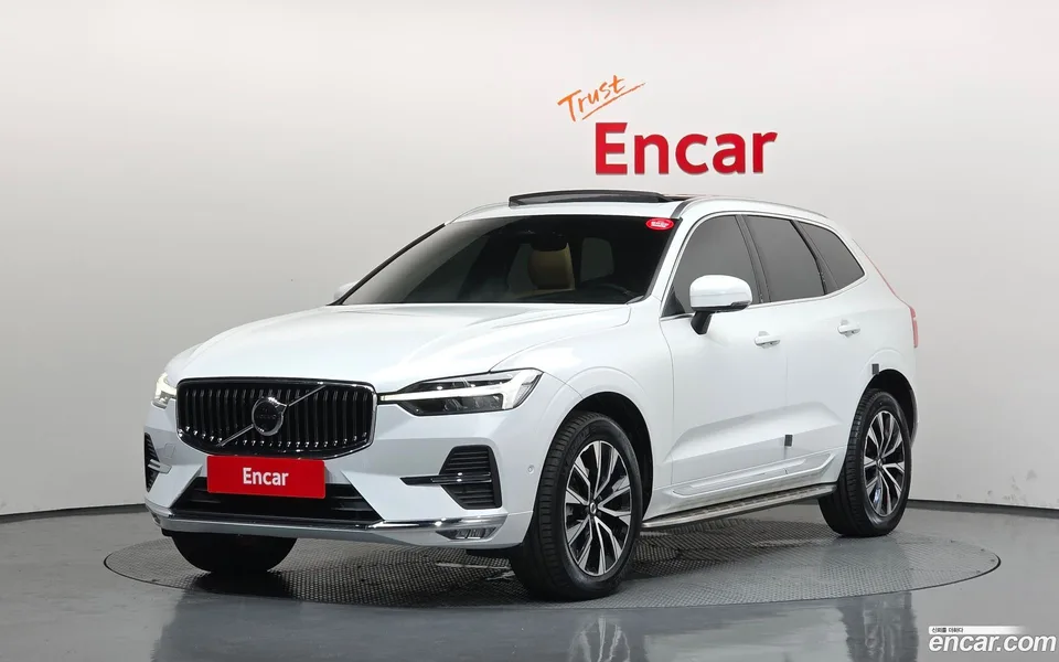 Volvo XC60 B5 2023 — фото 1, купить с доставкой в Москву
