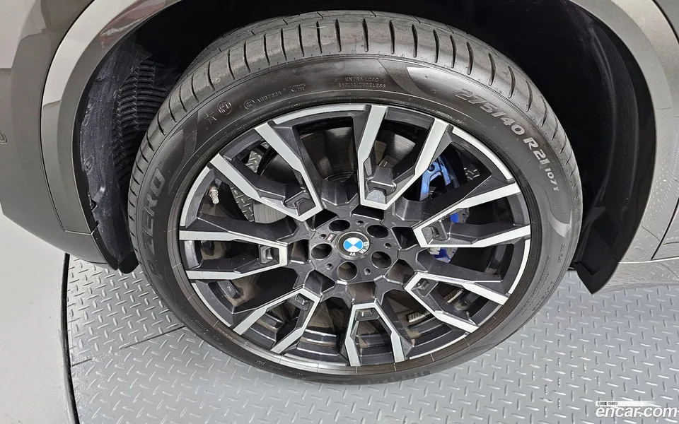 BMW X5 xDrive 40i M 2025 — миниатюра 2