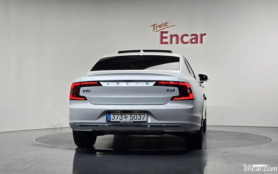 Volvo S90 B6 AWD 2023 — миниатюра 4