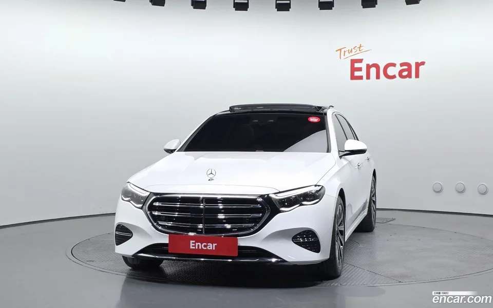 Mercedes-Benz E-Class E300 4MATIC 2024 — миниатюра 3