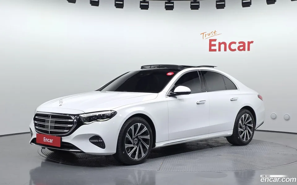 Mercedes-Benz E-Class E300 4MATIC 2024 — фото 1, купить с доставкой в Москву
