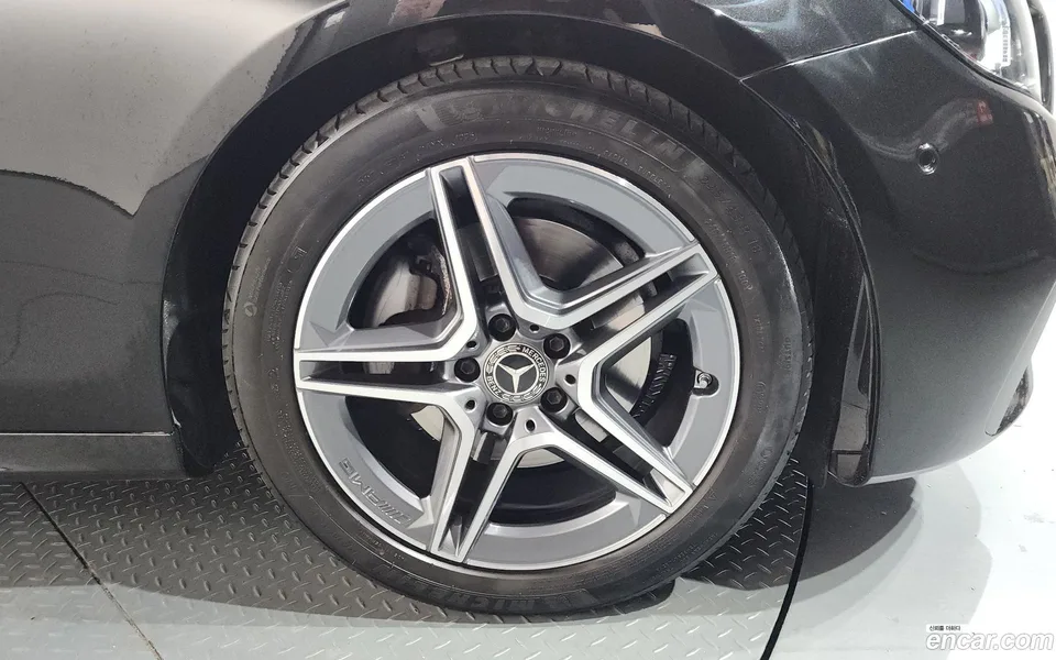 Mercedes-Benz E-Class E250 AMG Line 2023 — миниатюра 4