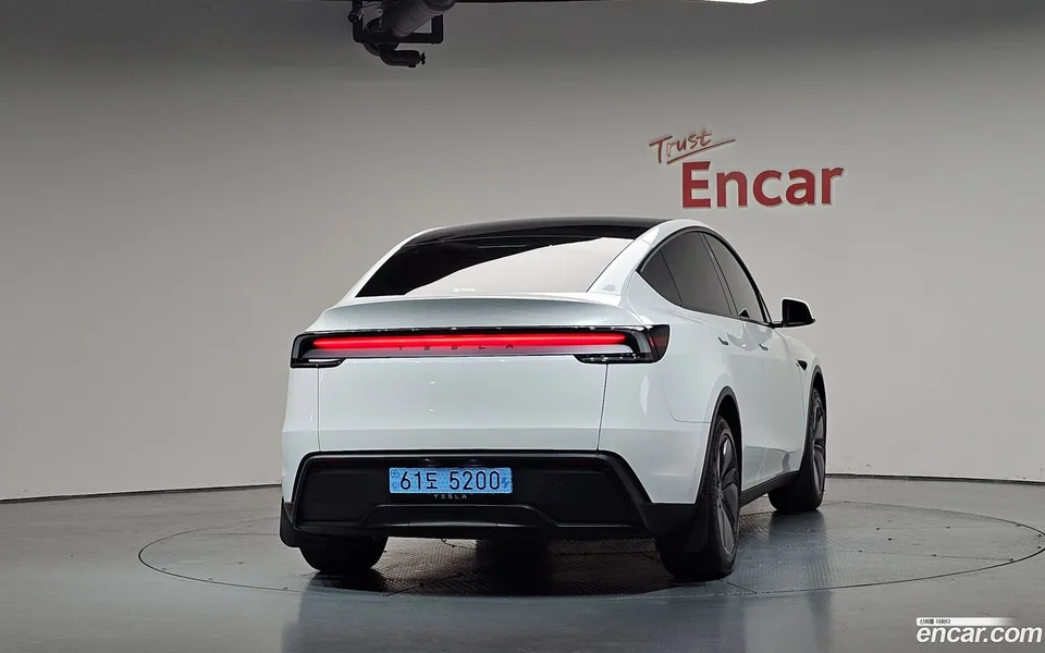 Tesla Model Y RWD 2025 — миниатюра 4