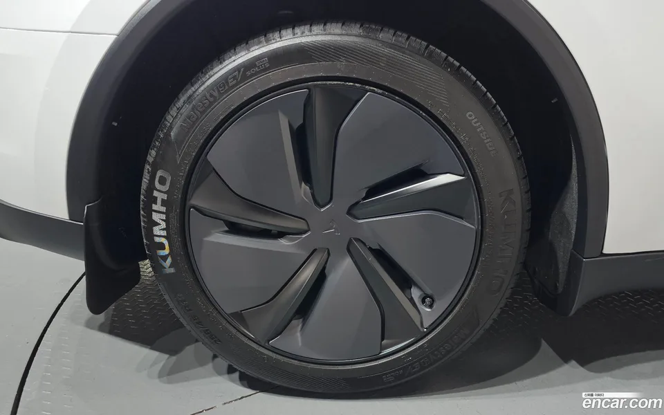 Tesla Model Y RWD 2025 — миниатюра 5