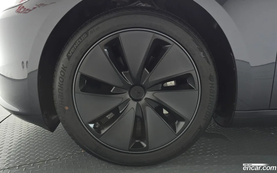 Tesla Model 3 AWD 2025 — миниатюра 2