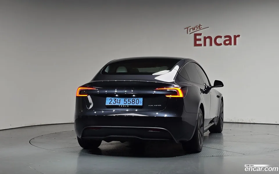 Tesla Model 3 AWD 2025 — миниатюра 4