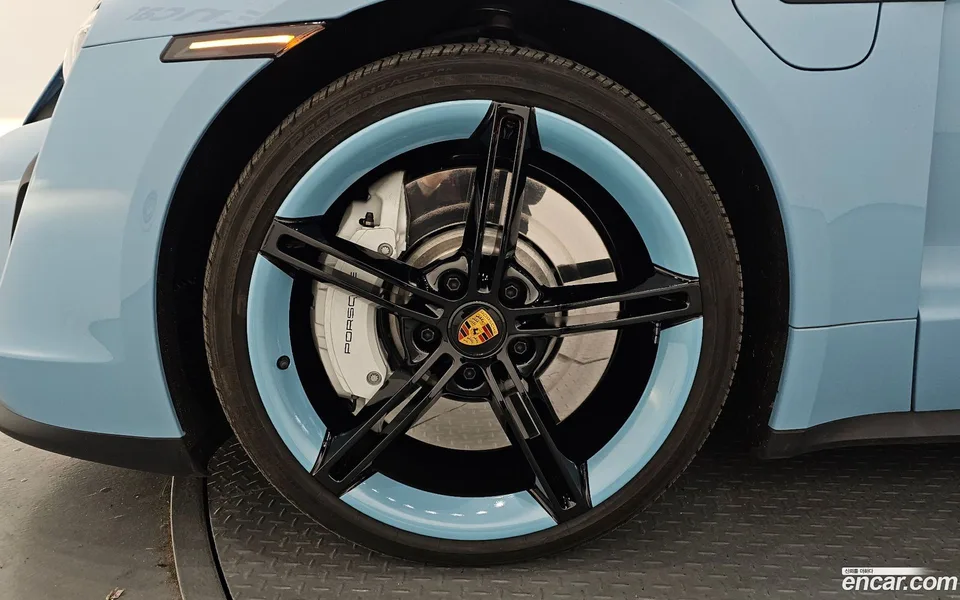 Porsche Taycan 4S 2023 — миниатюра 2