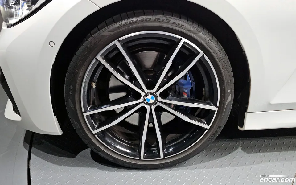 BMW 3 Series 320d M 2022 — миниатюра 5