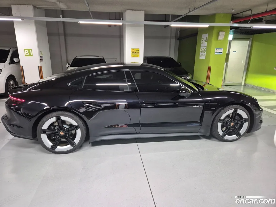 Porsche Taycan 4 2025 — миниатюра 2