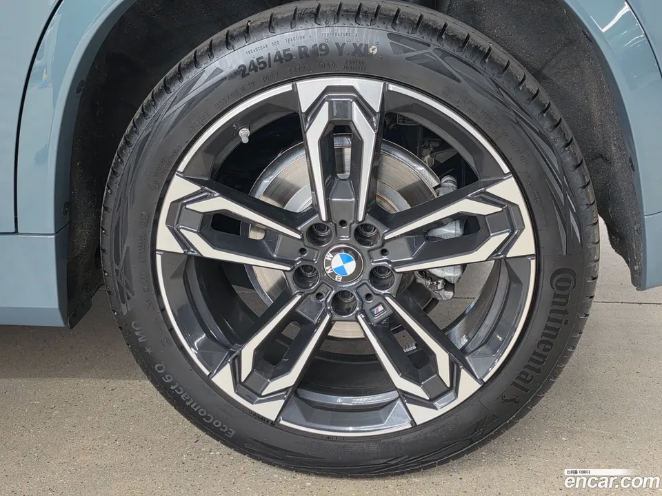 BMW X1 xDrive 20i M 2025 — миниатюра 2