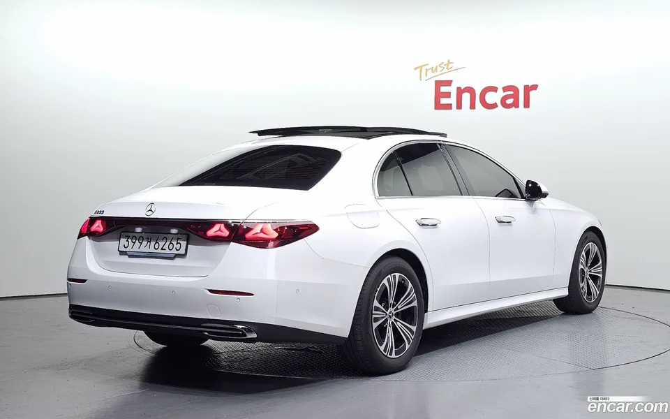 Mercedes-Benz E-Class E200 2024 — миниатюра 2