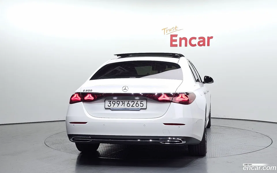 Mercedes-Benz E-Class E200 2024 — миниатюра 4
