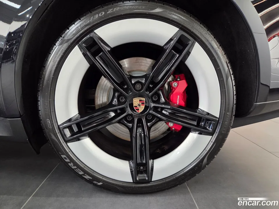 Porsche Taycan 4S 2024 — миниатюра 2