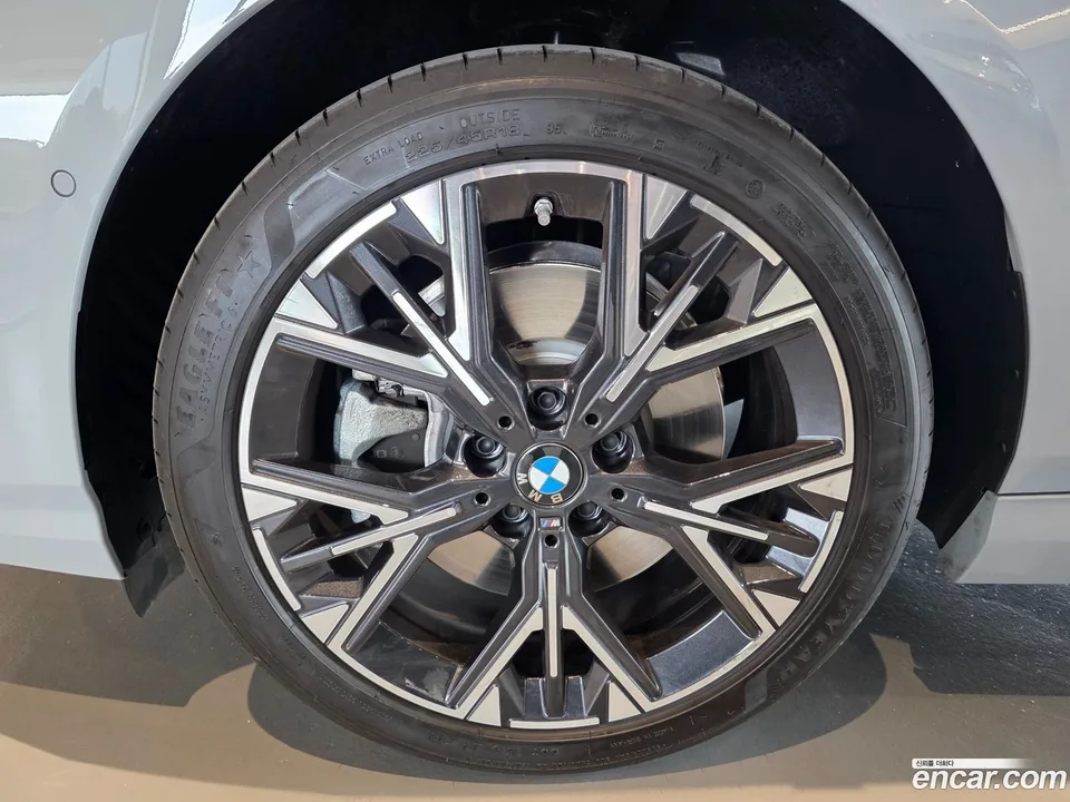 BMW 2 Series Gran Coupe 220 M 2025 — миниатюра 5