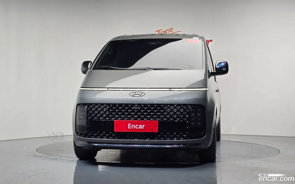 Hyundai Staria L3.5 9 2023 — thumbnail 3