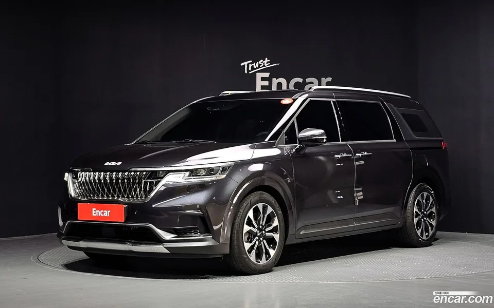 Kia Carnival 7 2022 — фото 1, купить с доставкой в Москву