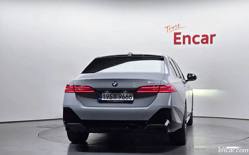 BMW 5 Series 520i M 2025 — миниатюра 4