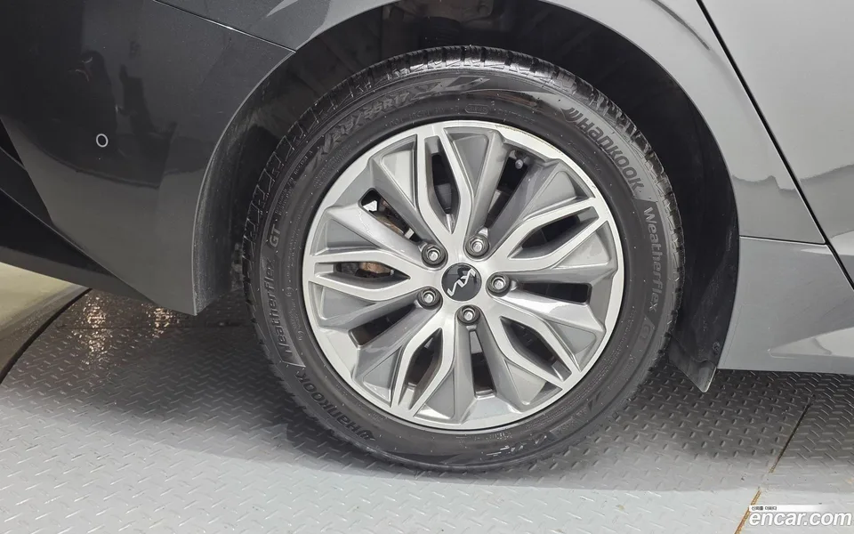 Kia K5 Hybrid 2023 — миниатюра 5
