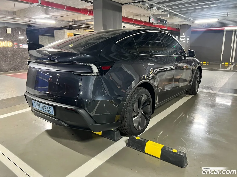 Tesla Model Y RWD 2026 — миниатюра 2