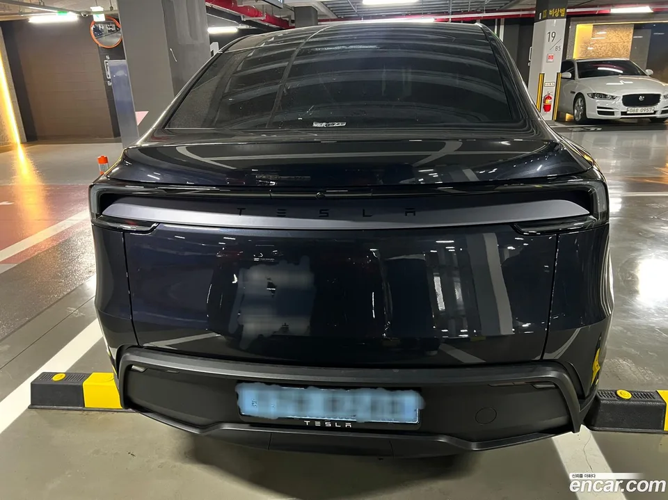 Tesla Model Y RWD 2026 — миниатюра 4