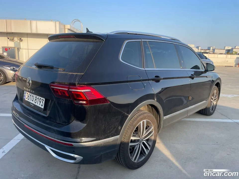 Volkswagen Tiguan Allspace 2.0 TSI 2023 — миниатюра 5