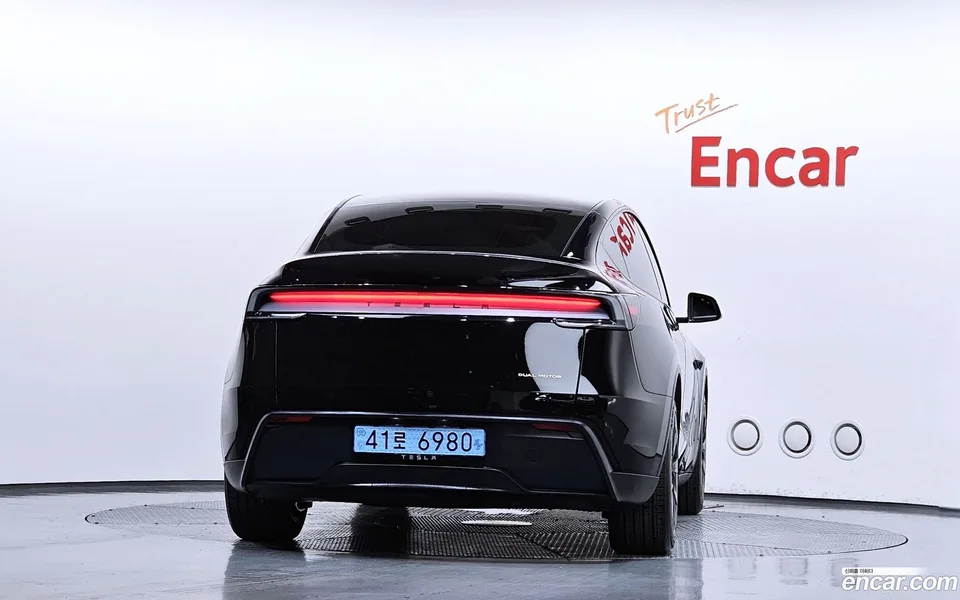 Tesla Model Y AWD 2026 — миниатюра 4