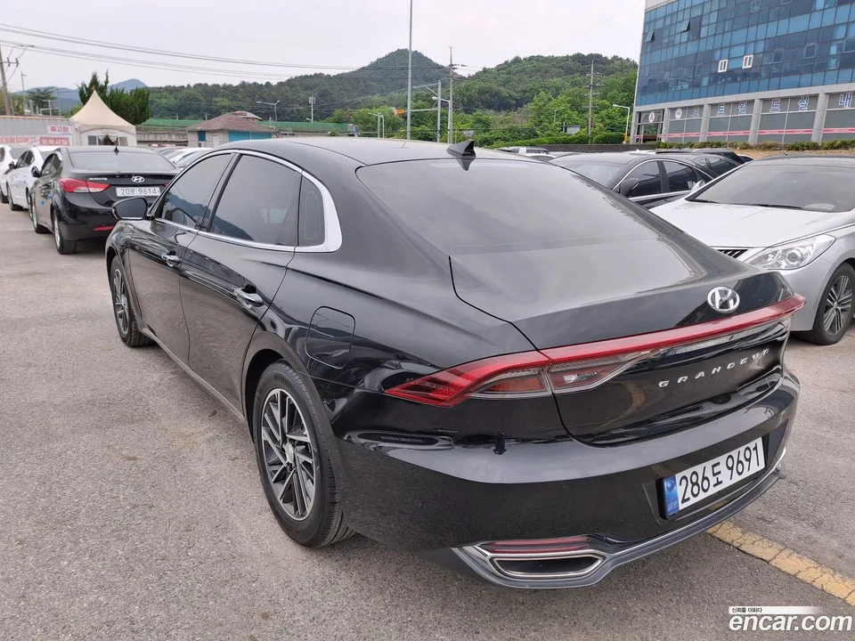 Hyundai Grandeur IG 3.0 LPi () 2022 — миниатюра 4