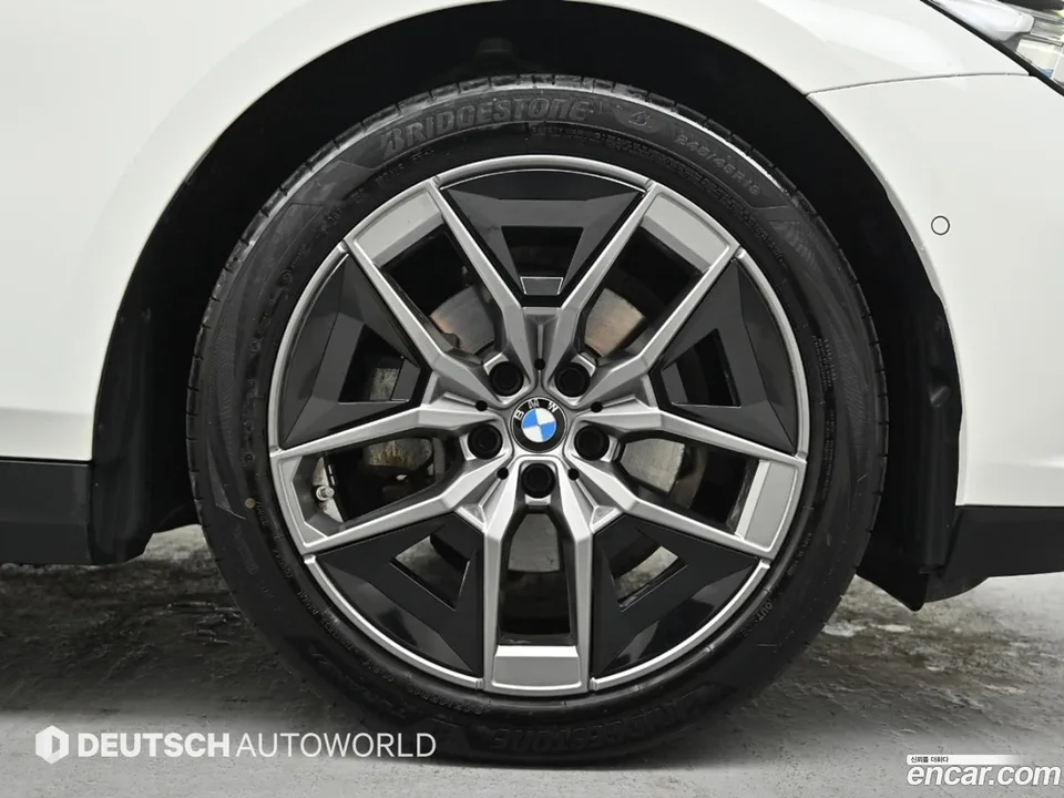 BMW 5 Series 520i 2024 — миниатюра 2