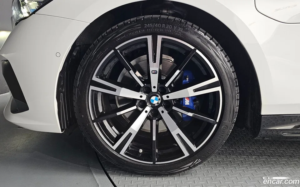 BMW 5 Series 530e M 2025 — миниатюра 5