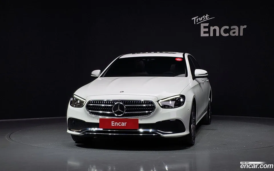 Mercedes-Benz E-Class E350 4MATIC 2022 — миниатюра 3