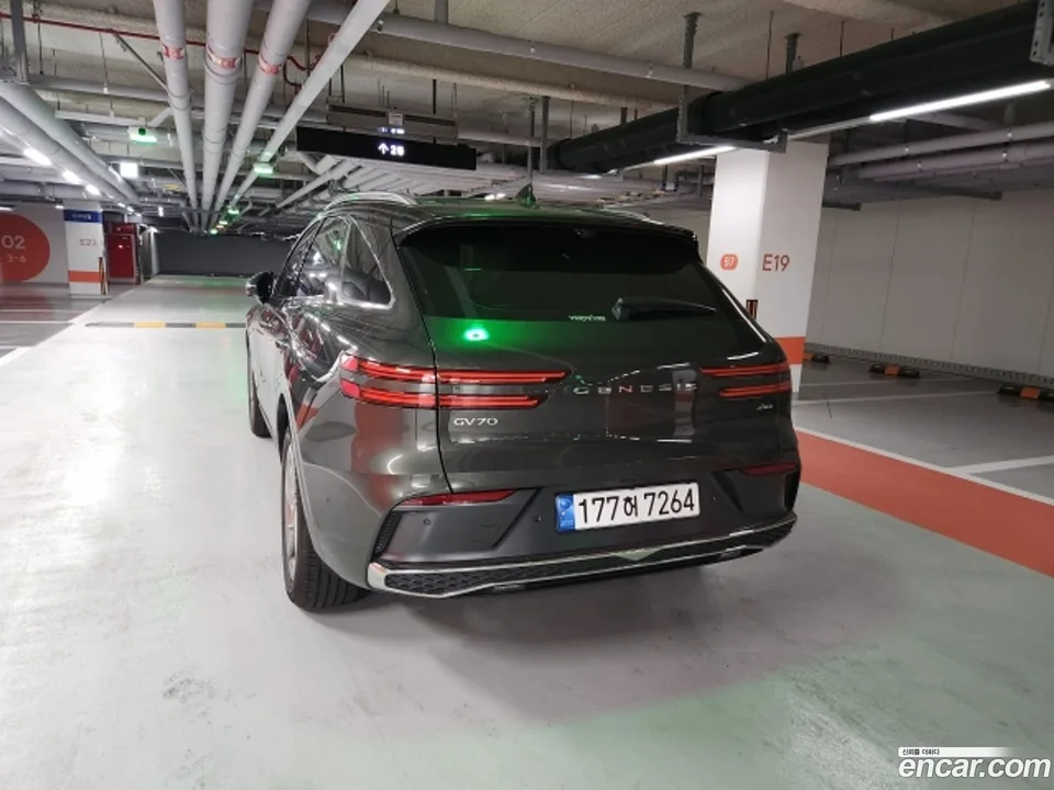 Genesis GV70 2.5T AWD 2024 — миниатюра 3