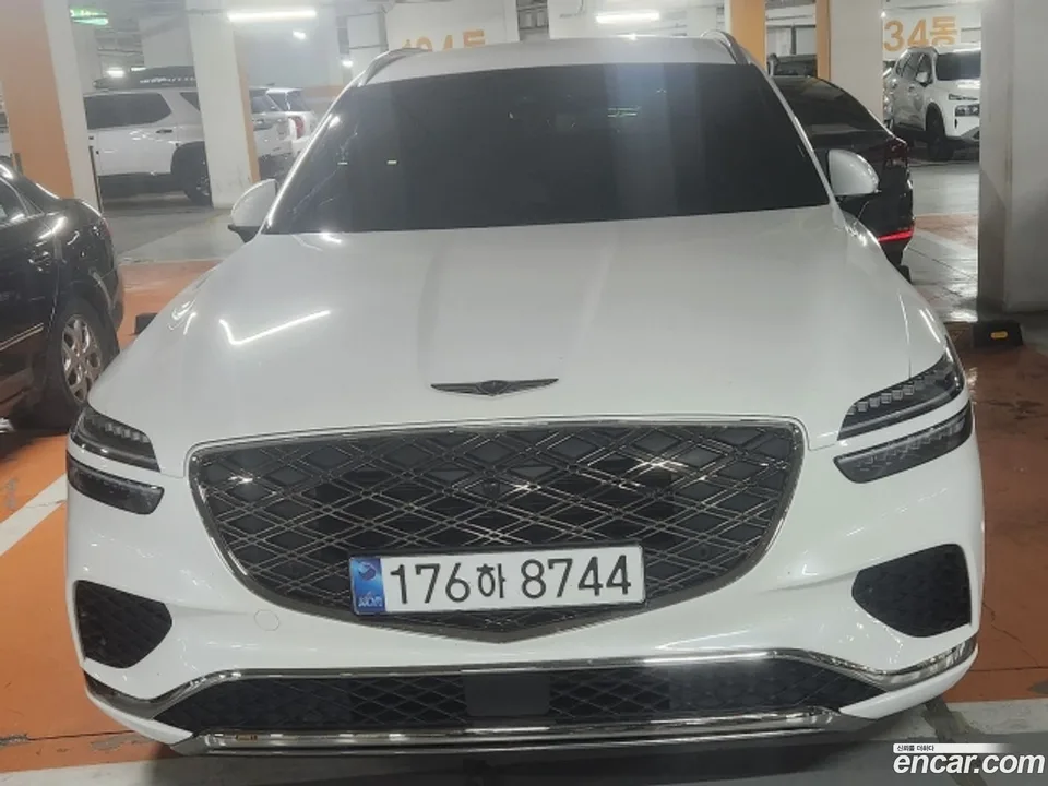 Genesis GV70 2.5T AWD 2025 — фото 1, купить с доставкой в Москву