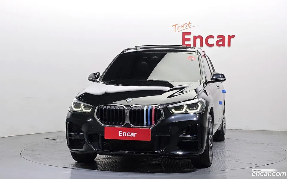 BMW X1 xDrive 20i M 2022 — thumbnail 3