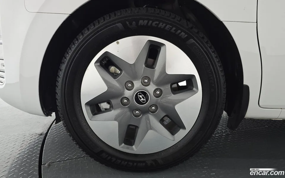 Hyundai Staria L3.5 11 2023 — миниатюра 5