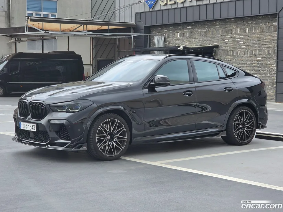 BMW X6 M 4.4 2023 — фото 1, купить с доставкой в Москву