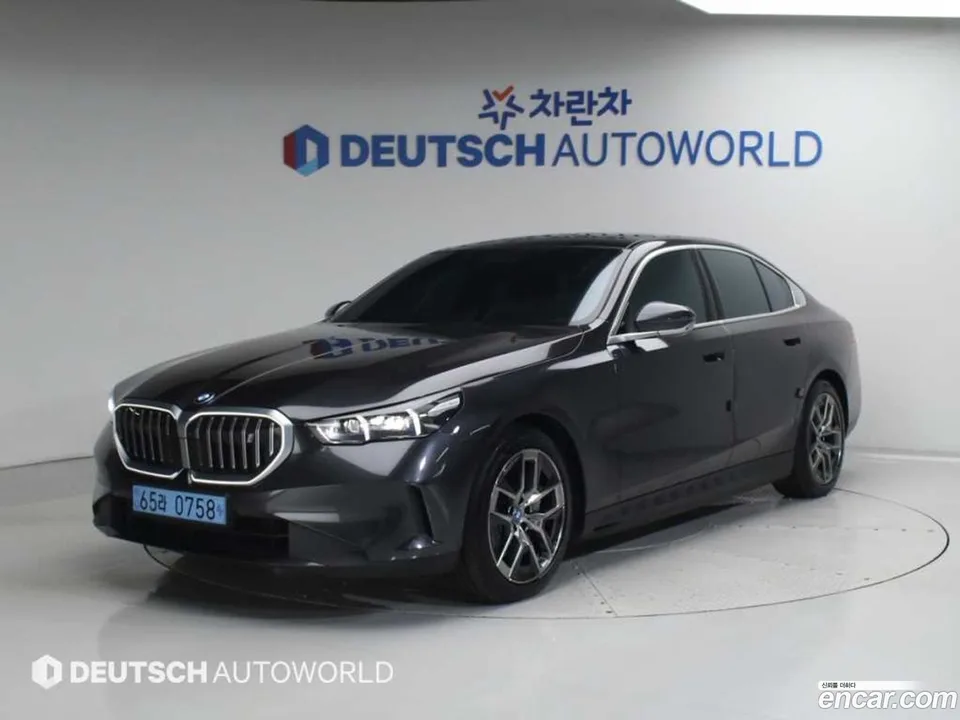 BMW i5 eDrive 40 2024 — фото 1, купить с доставкой в Москву