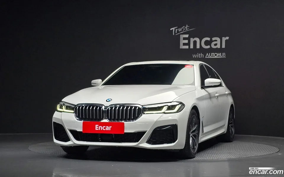 BMW 5 Series 520i M 2023 — миниатюра 3