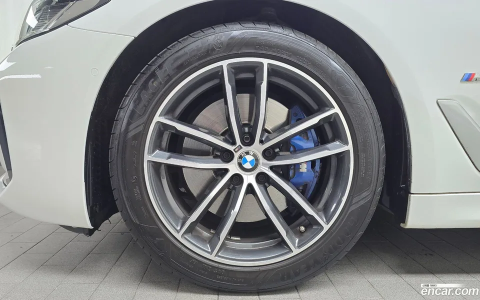 BMW 5 Series 520i M 2023 — миниатюра 5