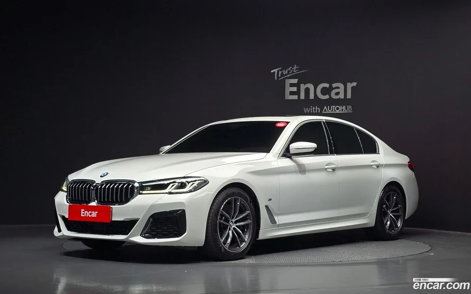 BMW 5 Series 520i M 2023 — фото 1, купить с доставкой в Москву