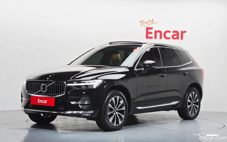 Volvo XC60 B5 2023 — фото 1, купить с доставкой в Москву