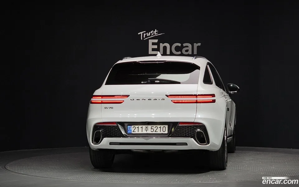 Genesis GV70 2.5T 2WD 2023 — миниатюра 4