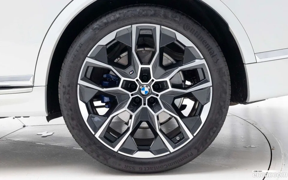 BMW X7 xDrive 40i M 6 2025 — thumbnail 2
