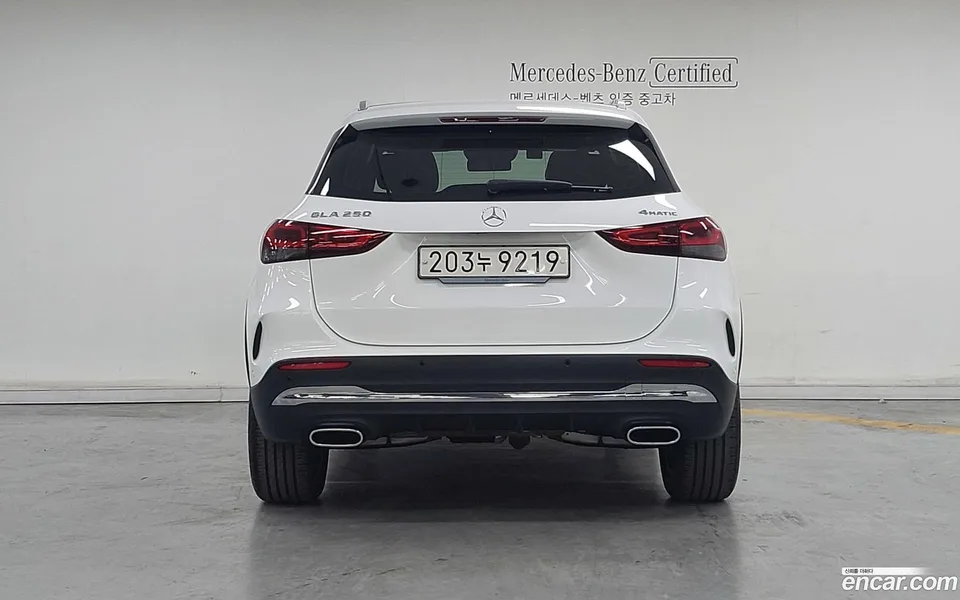 Mercedes-Benz GLA-Class GLA250 4MATIC 2023 — thumbnail 4